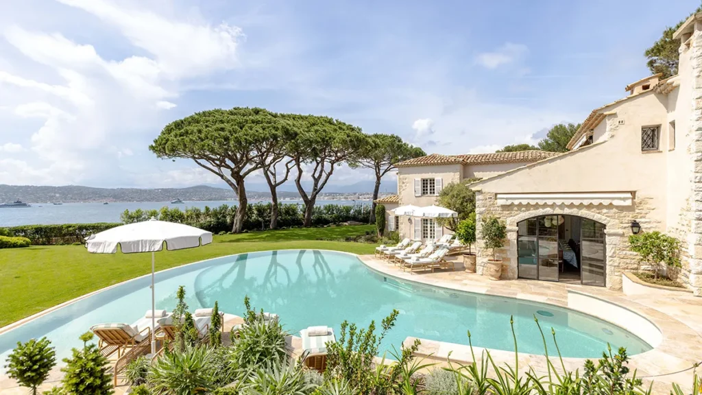 The pool overlooks the sparkling Mediterranean