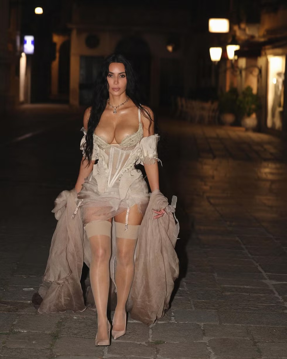 Kim Kardashian’s Deconstructed Lingerie Look at Jeff Bezos Wedding in Venice